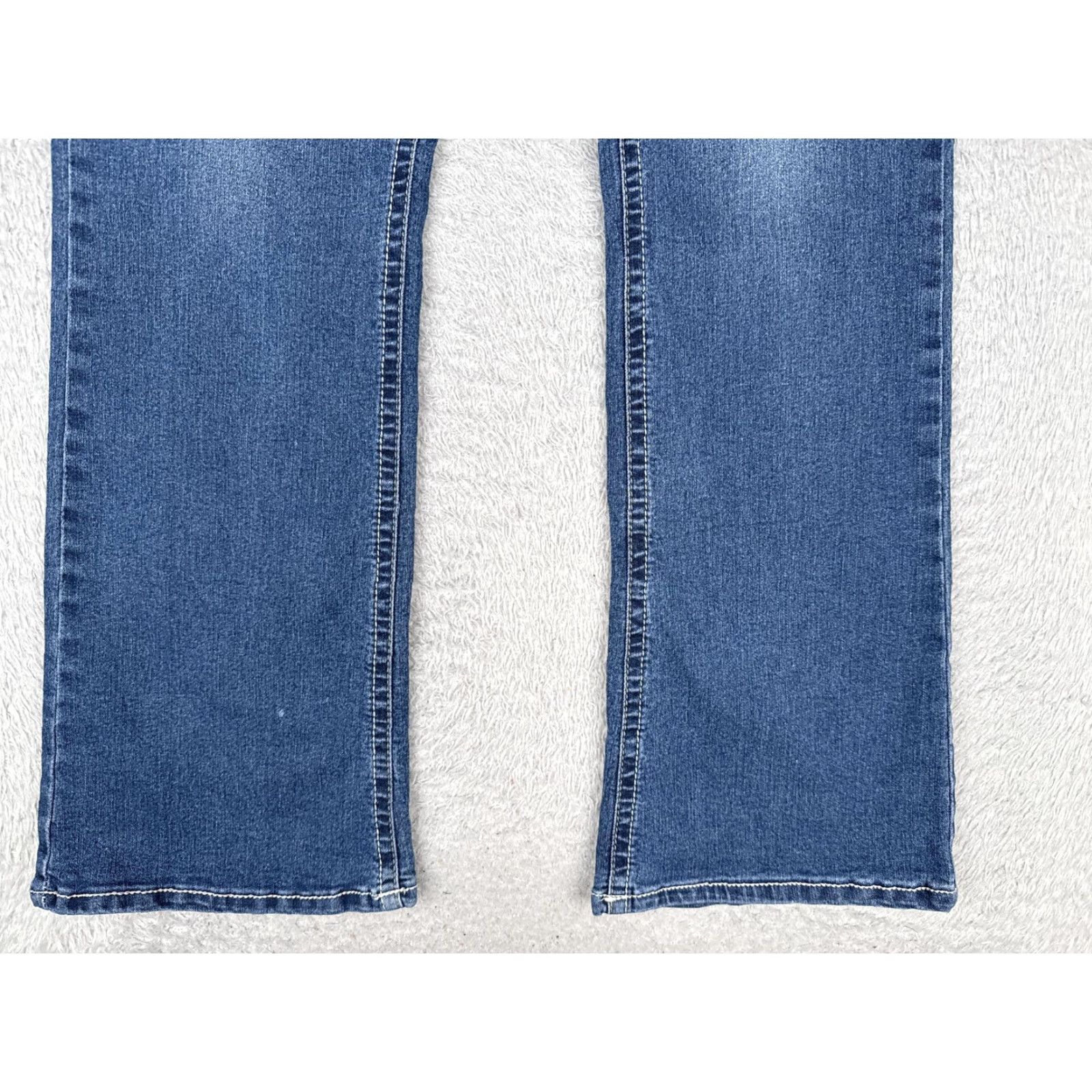 Vintage Wallflower Jeans Womens Bootcut 15 Regular Blue Denim Embroidered Stretch Pockets 5-Pocket Embellished Modern Seasonal City Size 36" / US 14 / IT 50 - 2 Thumbnail