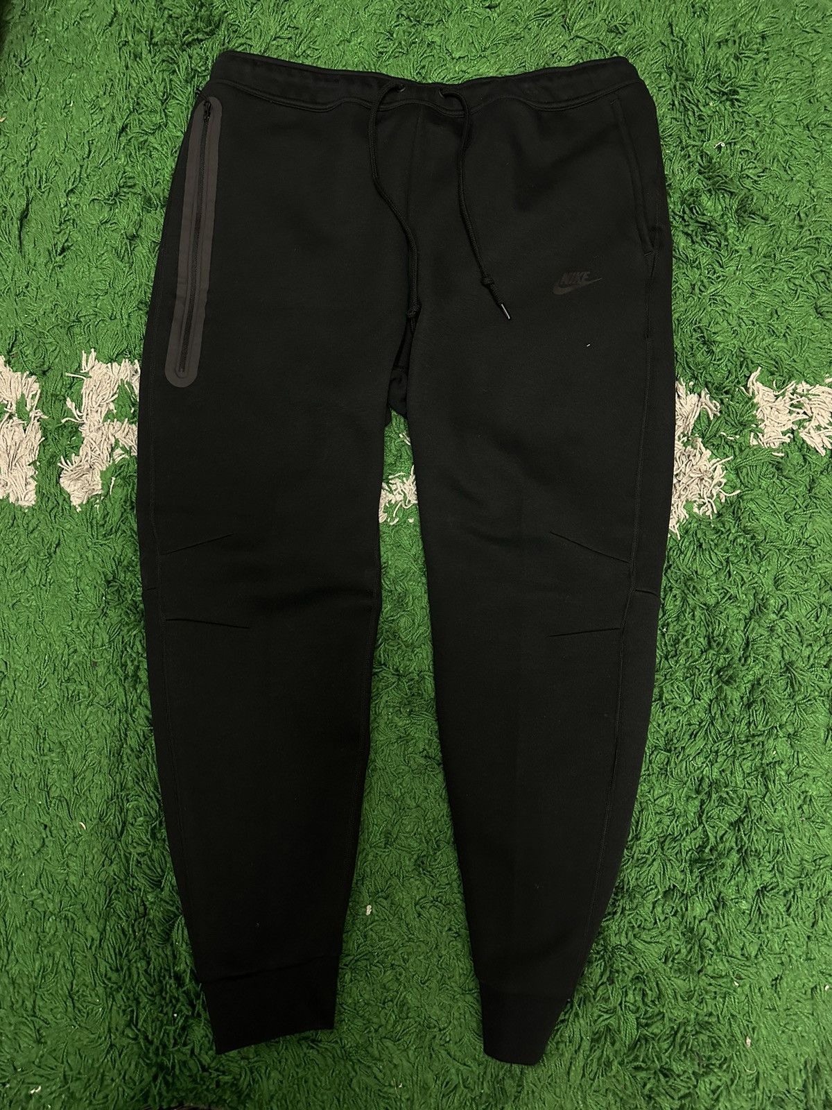 new nike tech sweatsuit