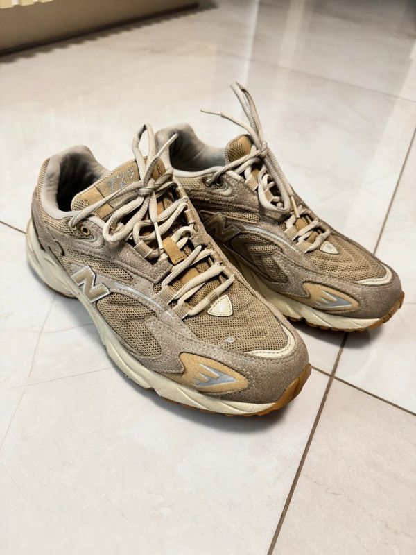 New Balance NB New Balance ML725W Beige 41.5 shoes Size US 8 / EU 41 - 2 Thumbnail