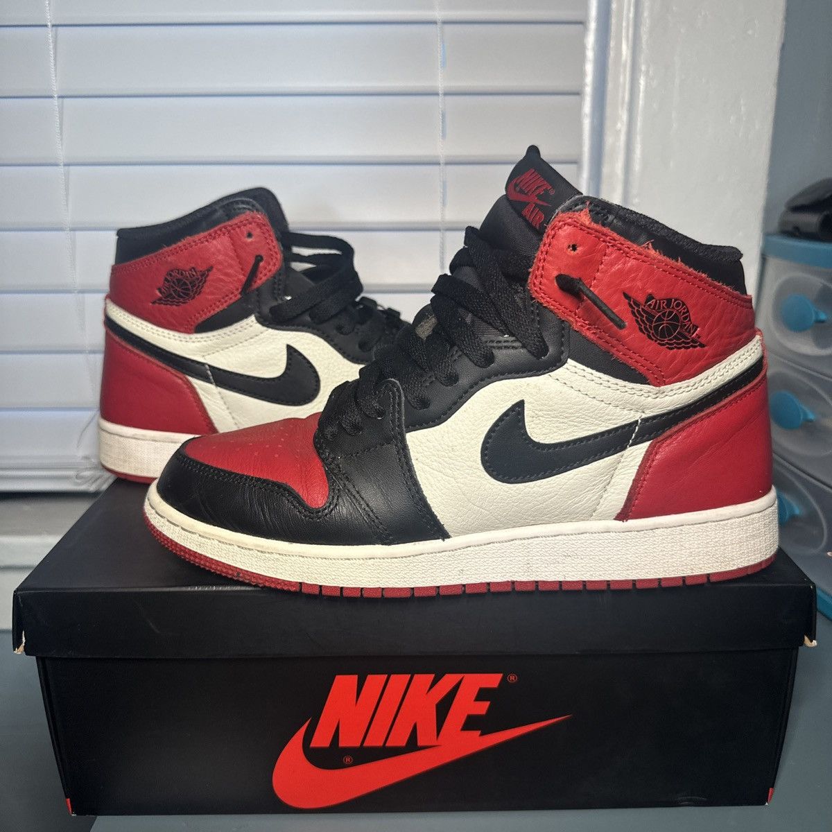Jordan Brand × Nike Air Jordan 1 Retro High OG BG "Bred Toe" US 7Y Size US 7 / EU 40 - 7 Thumbnail