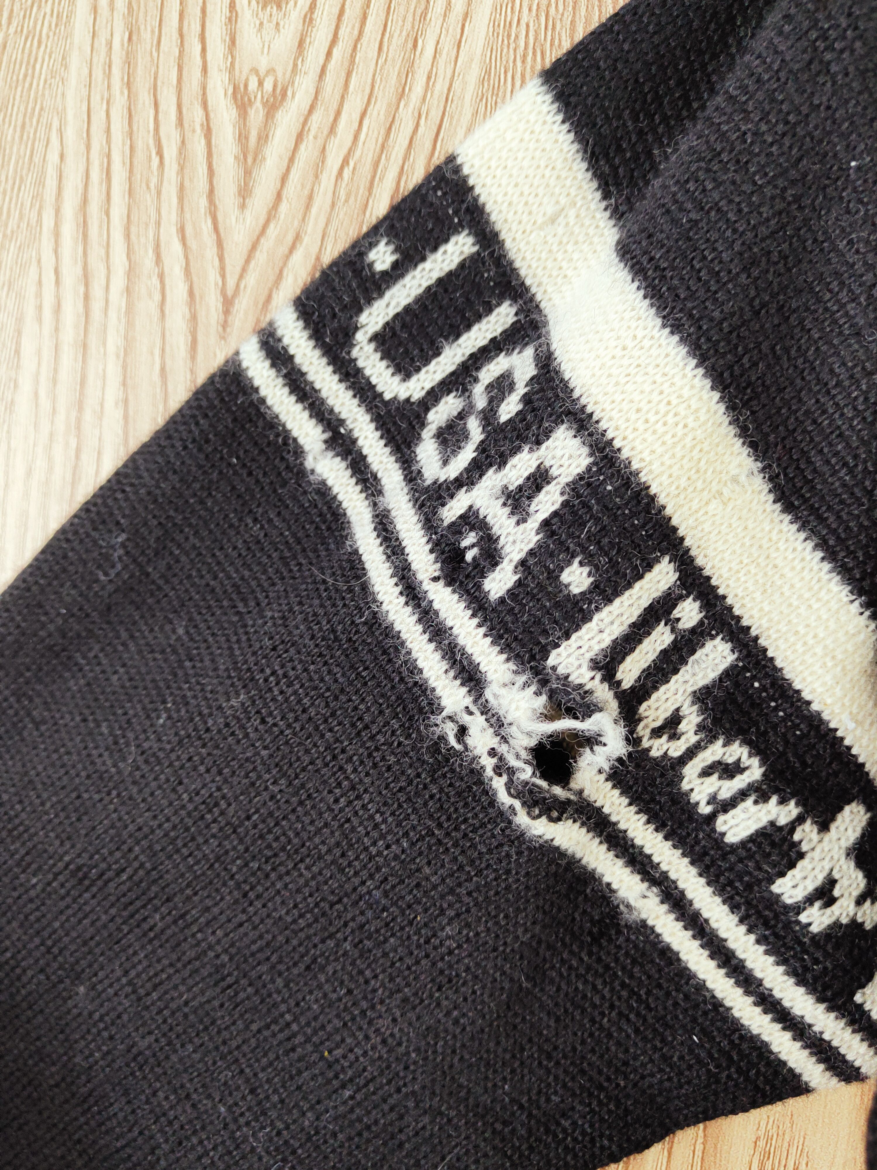 Vintage Liberty Bell vintage ripped Black Knitwear Sweatshirts #W472 Size US S / EU 44-46 / 1 - 3 Thumbnail