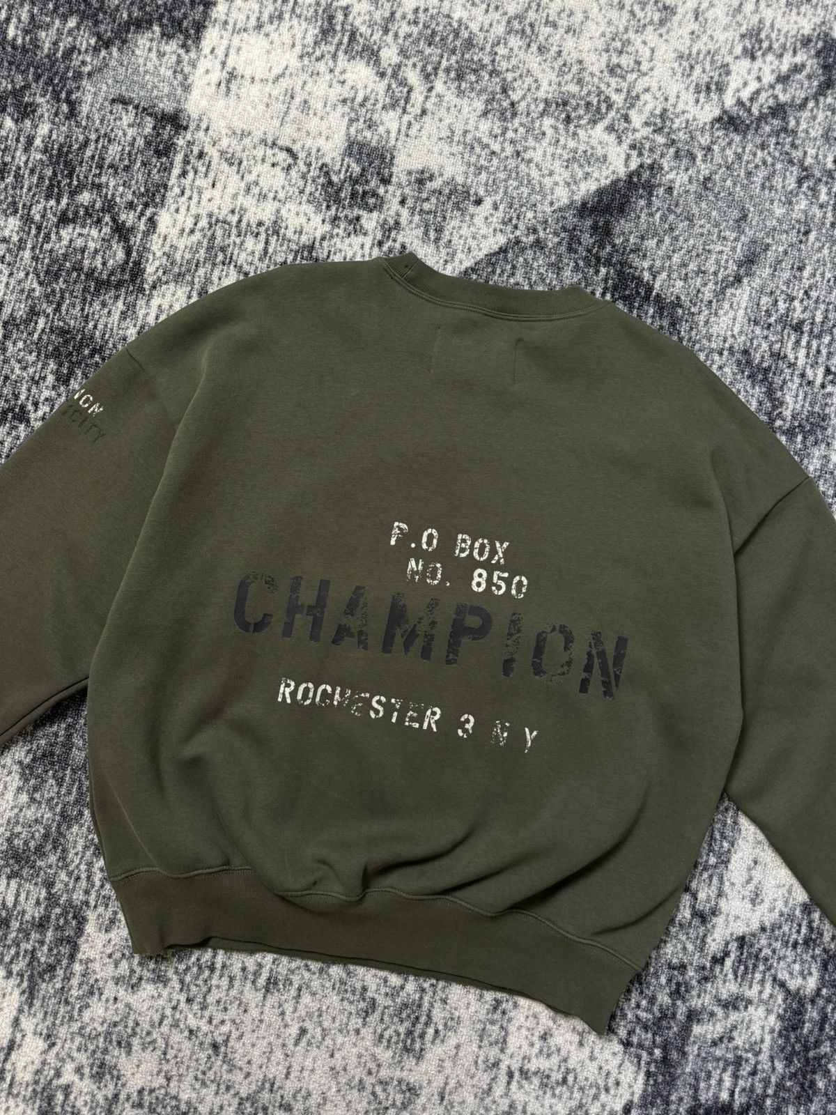 Champion Vintage Champion Authentic Athletic Apparel Sweatshirt Size M / US 6-8 / IT 42-44 - 6 Thumbnail