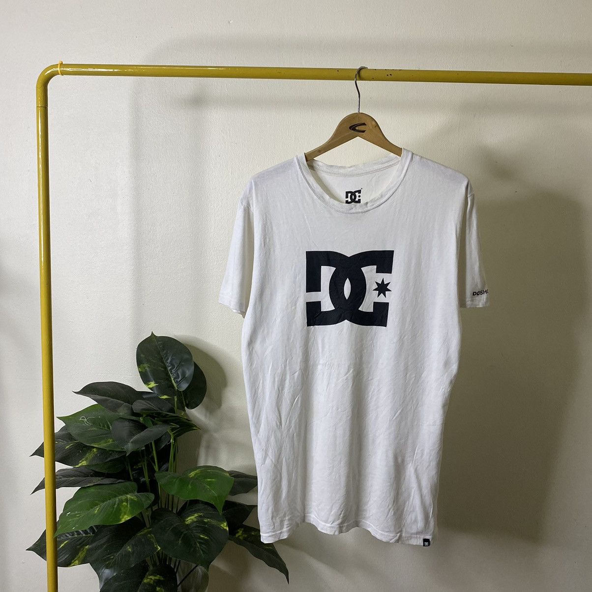 DC DC Shoe Co Skateboard OG Logo Skater Tee Size US M / EU 48-50 / 2 - 1 Thumbnail