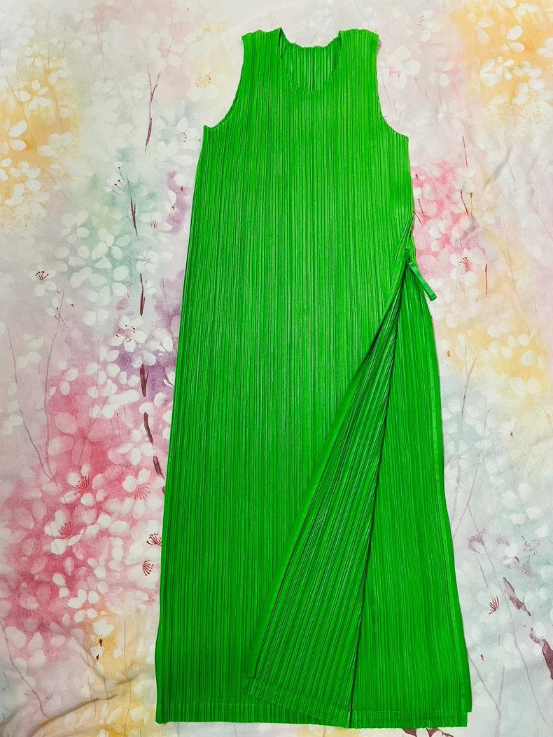 Issey Miyake Issey Miyake size:2 Green pleated dress Size S / US 4 / IT 40 - 1 Thumbnail