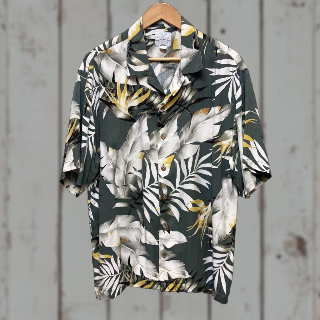 Tommy Bahama Tommy Bahama Shirt Mens L Aloha 100% Silk Floral Birds of Paradise Gray Short Sleeve Button-Up Beach Hawaiian Tropical Size US L / EU 52-54 / 3 - 1 Thumbnail