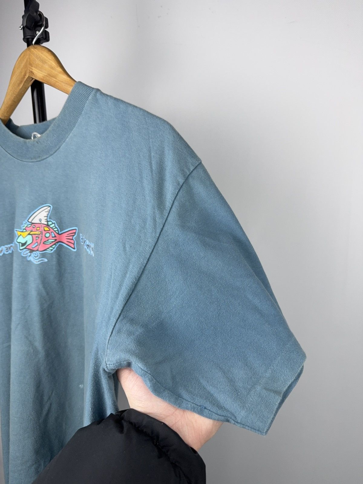 Maui and Sons 90s Retro Maui and Sons Surf Graphic T-Shirt Italy Print L Size US L / EU 52-54 / 3 - 11 Thumbnail