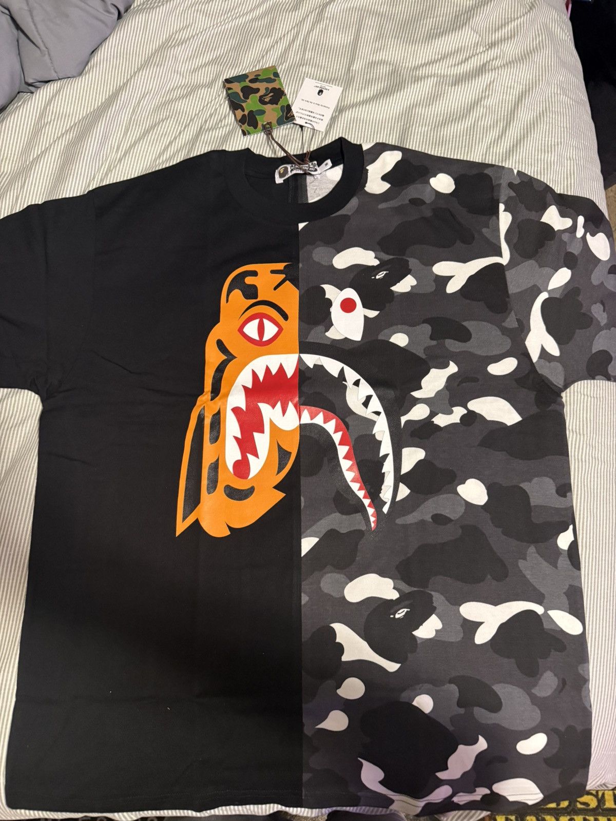 Bape Bape City Camo Tiger Shark Size US M / EU 48-50 / 2 - 1 Thumbnail