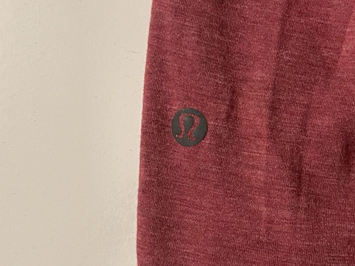 Lululemon Lululemon Mens Red Crew Neck Activewear Top Size Medium Size US M / EU 48-50 / 2 - 8 Thumbnail