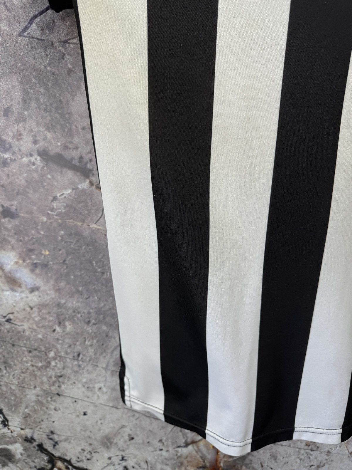 Vintage Score Draw Newcastle United Jersey 1983-1984 Retro Football Size US XL / EU 56 / 4 - 13 Thumbnail