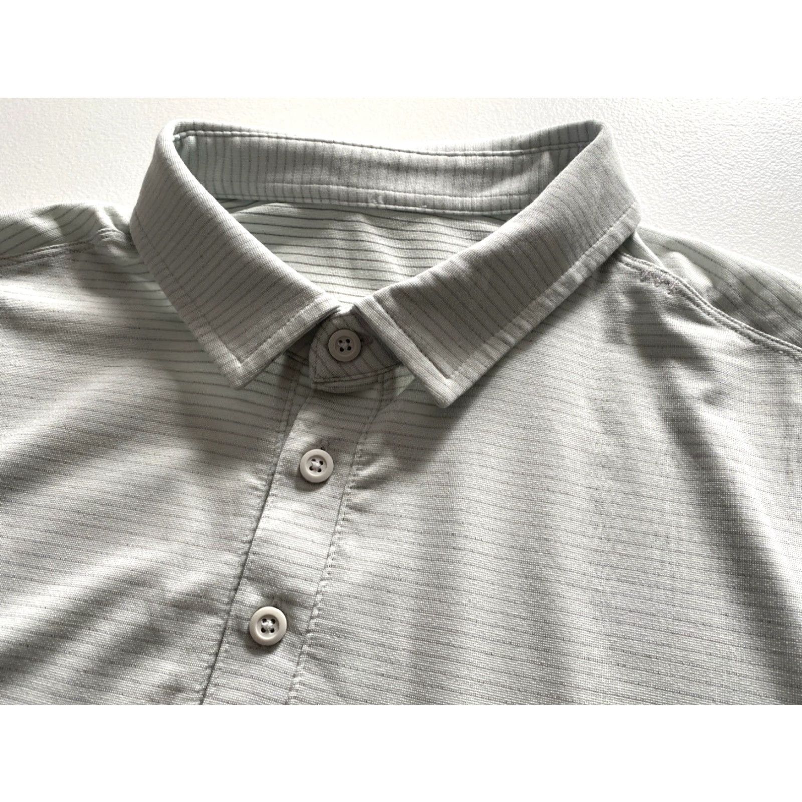 Lululemon Lululemon Men's Long Sleeve Polo Shirt Striped Sz M Light Green Logo Size US M / EU 48-50 / 2 - 6 Thumbnail