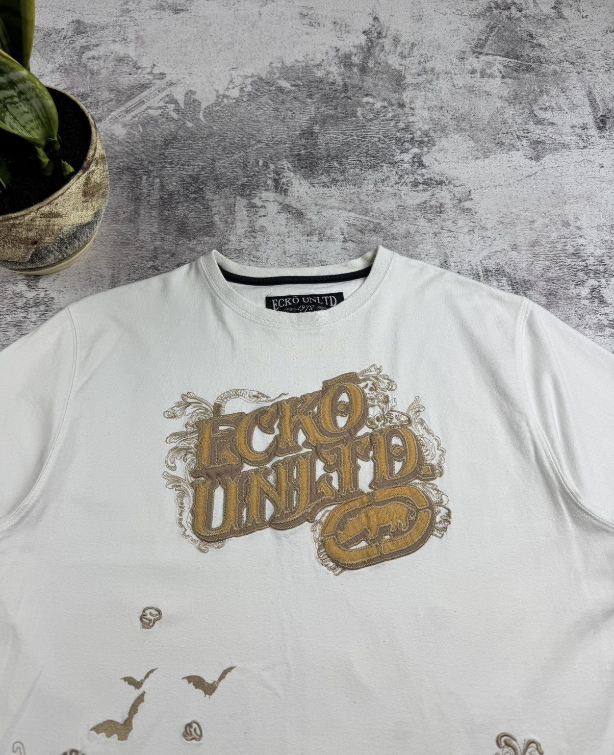 Ecko Unltd. Vintage Ecko Unltd Skate Rap Gold Print Hip Hop Rap White Skull Y2K T Shirt Tee Size US L / EU 52-54 / 3 - 6 Thumbnail