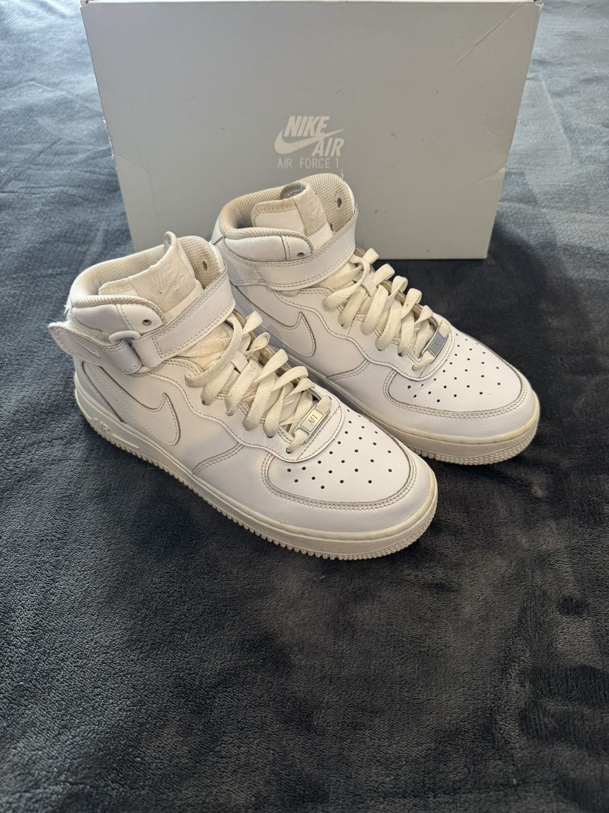 Nike Nike Air Force One Mid Size US 7 / EU 40 - 1 Thumbnail