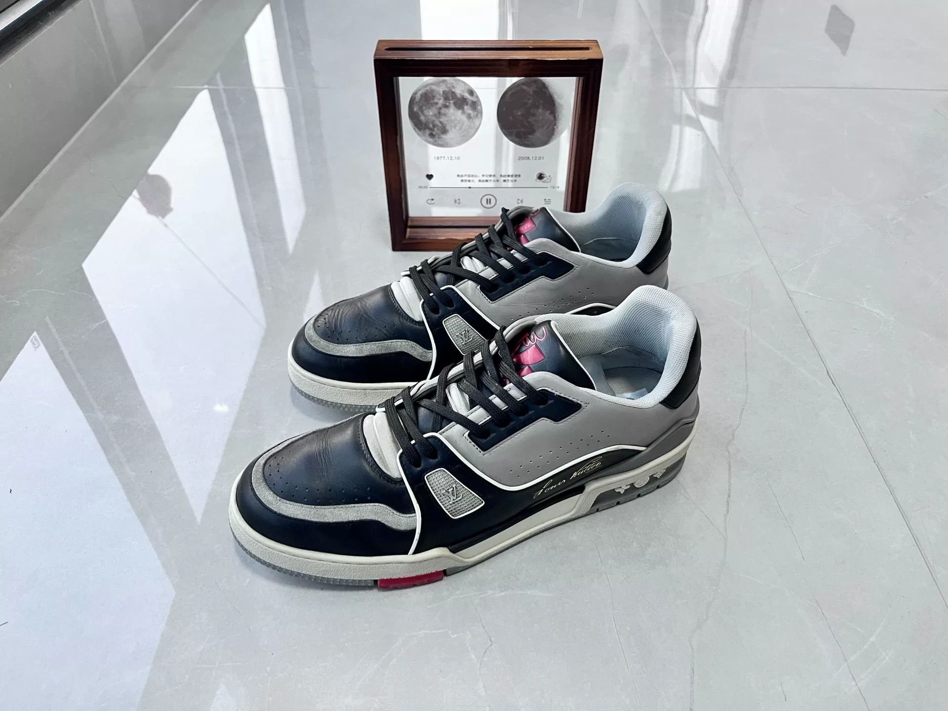 Louis Vuitton Louis Vuitton Training Gray Lowtop Sneakers 9 Men Size US 9 / EU 42 - 1 Thumbnail