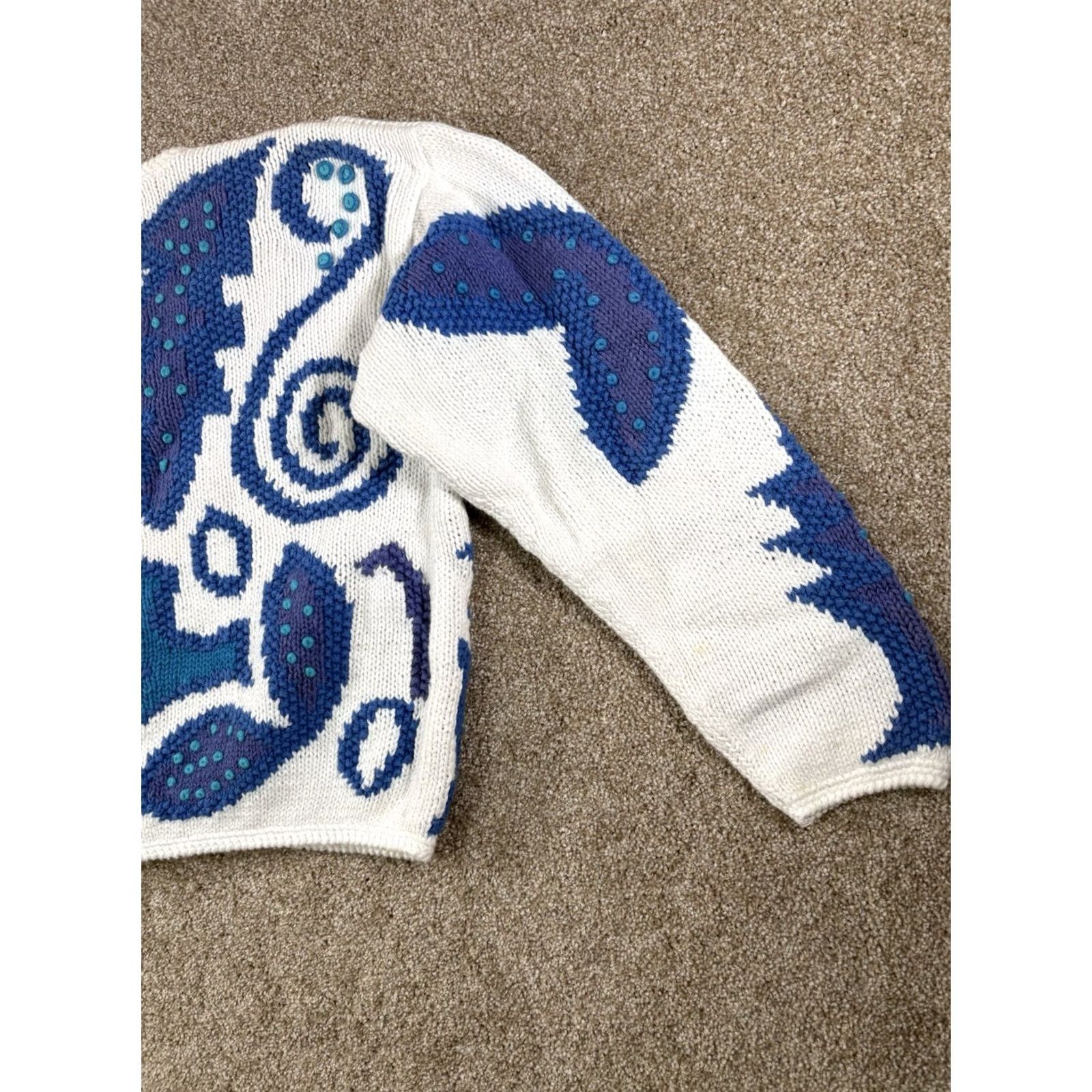 Vintage VINTAGE Segrets Sweater Cardigan Shirt Womens L White w/ Blue Accent Swirly 90s 80s Bohemian Retro Hand Knit Crochet Buttons Embroidered Giftable Size L / US 10 / IT 46 - 7 Thumbnail