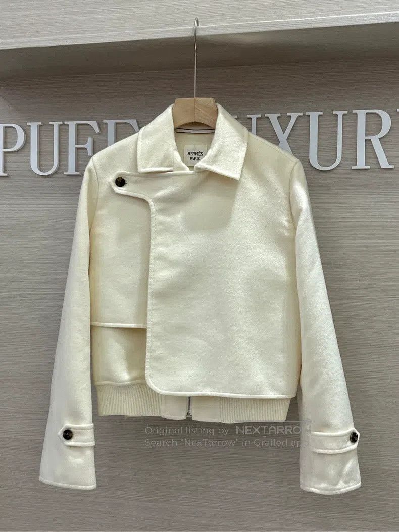 Hermes Hermes Cashmere Beige Double-Faced Casual Short Coat Size XXS / US 00 / IT 34 - 1 Thumbnail