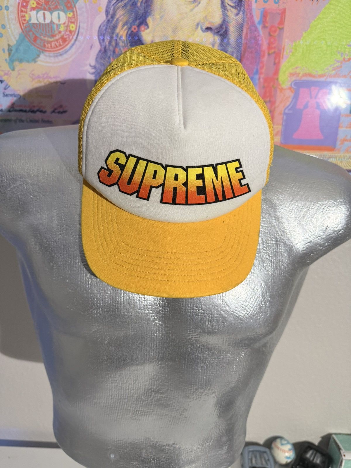Supreme Supreme gradient logo mesh trucker snapback yellow white Size ONE SIZE - 1 Thumbnail