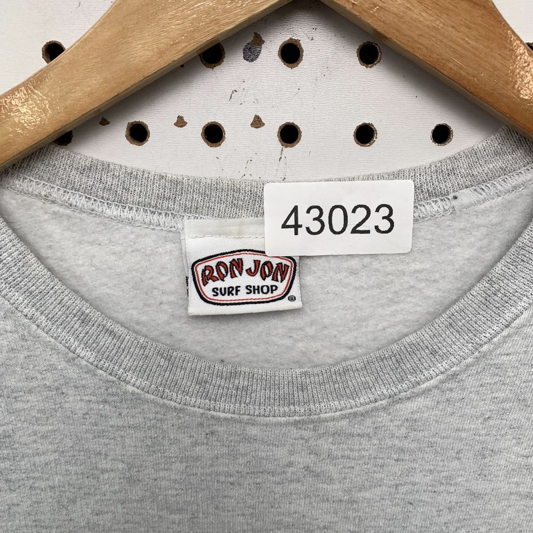 Ron Jon Surf Shop VINTAGE Ron Jon Surf Shop Sweatshirt Gray Mens M Adult Medium Crew Neck Fleece Beach Graphic Print 90s Mens Size US M / EU 48-50 / 2 - 4 Thumbnail