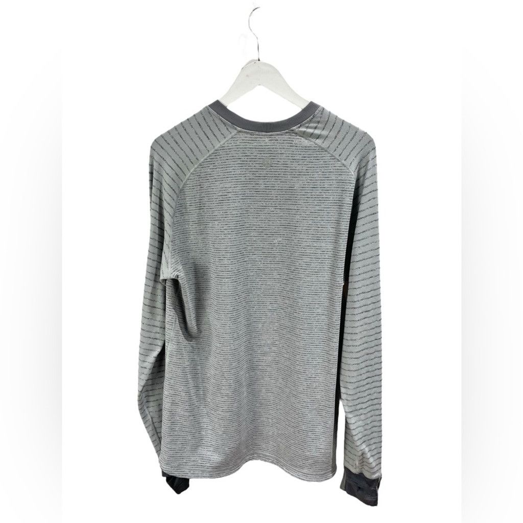 Lululemon Lululemon Cyprus Run Grey Long Sleeve Active Top Size L Size US L / EU 52-54 / 3 - 3 Thumbnail