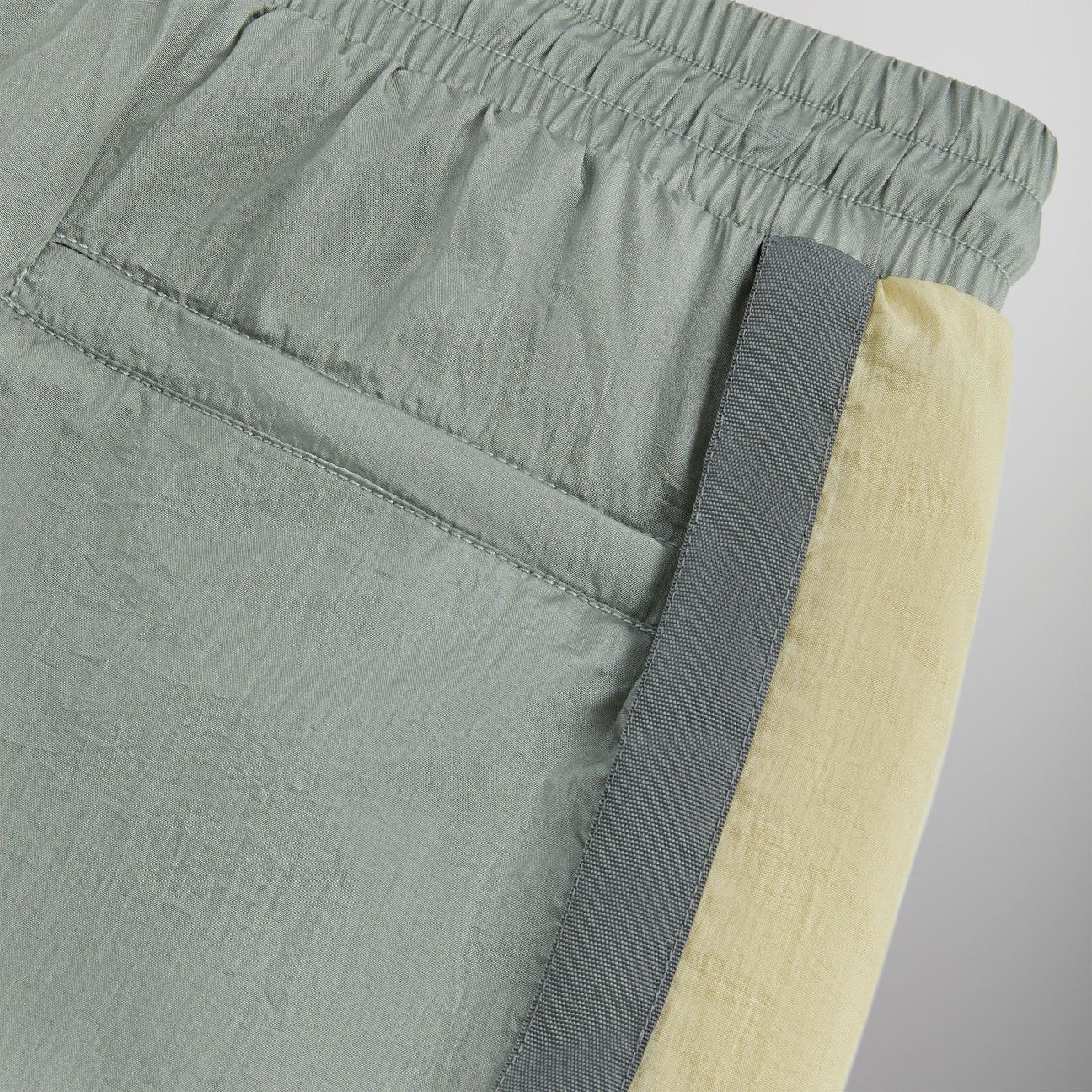 Kith × Ronnie Fieg 2024 SPRiNG KiTH WASHED NYLON DYLAN SHORTS REVERiE Size US 35 - 11 Thumbnail