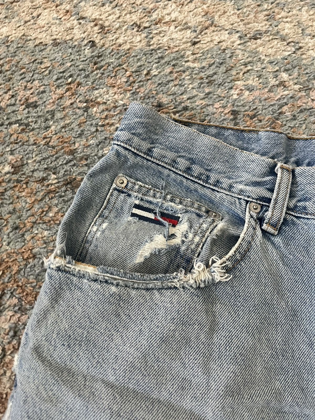 Tommy Hilfiger × Vintage VTG Tommy Hilfiger Distressed Jean Shorts Size 34 RARE Size US 34 / EU 50 - 6 Thumbnail