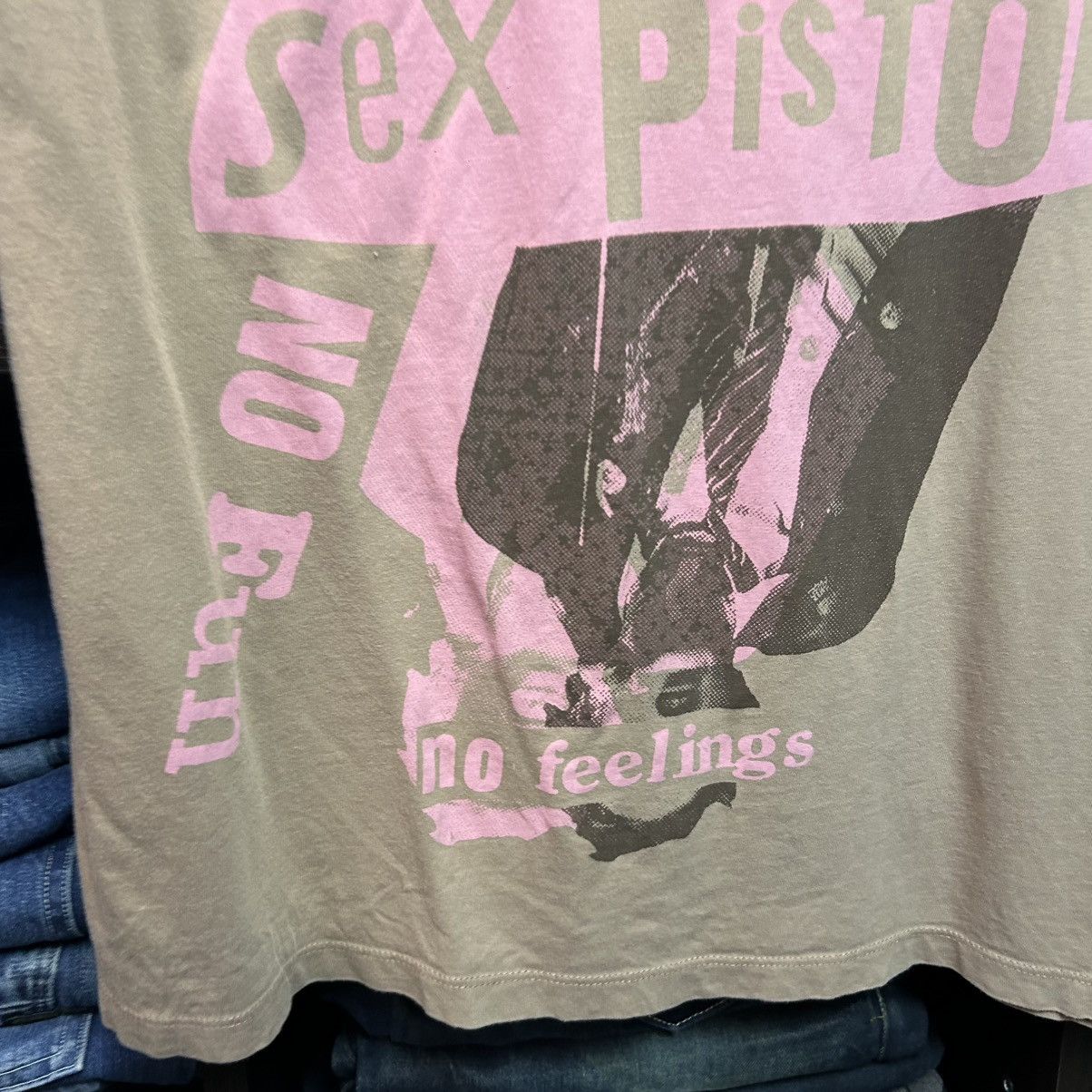 Band Tees Vintage Sex Pistols big logo rock band 2000’s tee size M Size US M / EU 48-50 / 2 - 3 Thumbnail