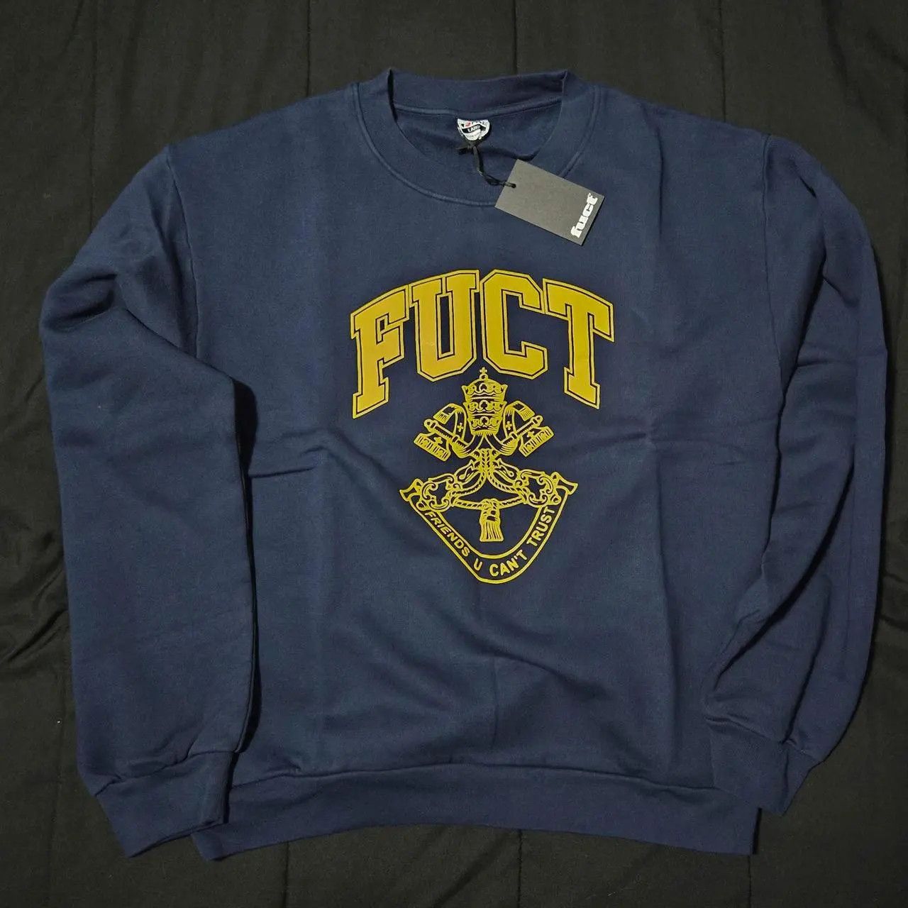 FUCT FUCT VATICAN CITY CREST CREWNECK Size US L / EU 52-54 / 3 - 1 Thumbnail