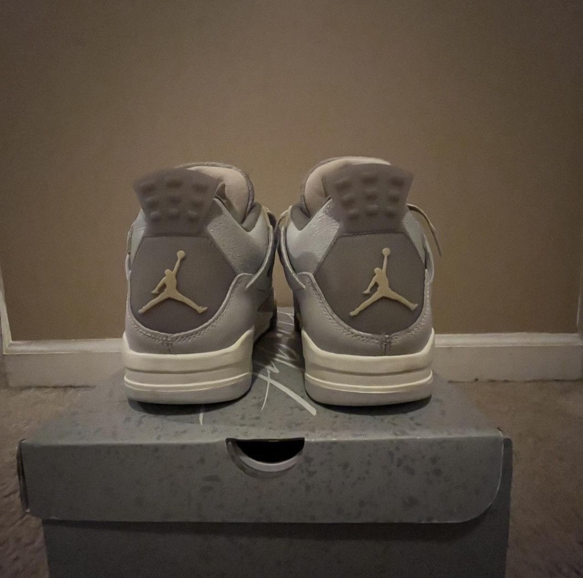 Jordan Brand Gray Air Jordan 4 SE Craft Photon Dust (Size 11) Size US 11 / EU 44 - 10 Thumbnail