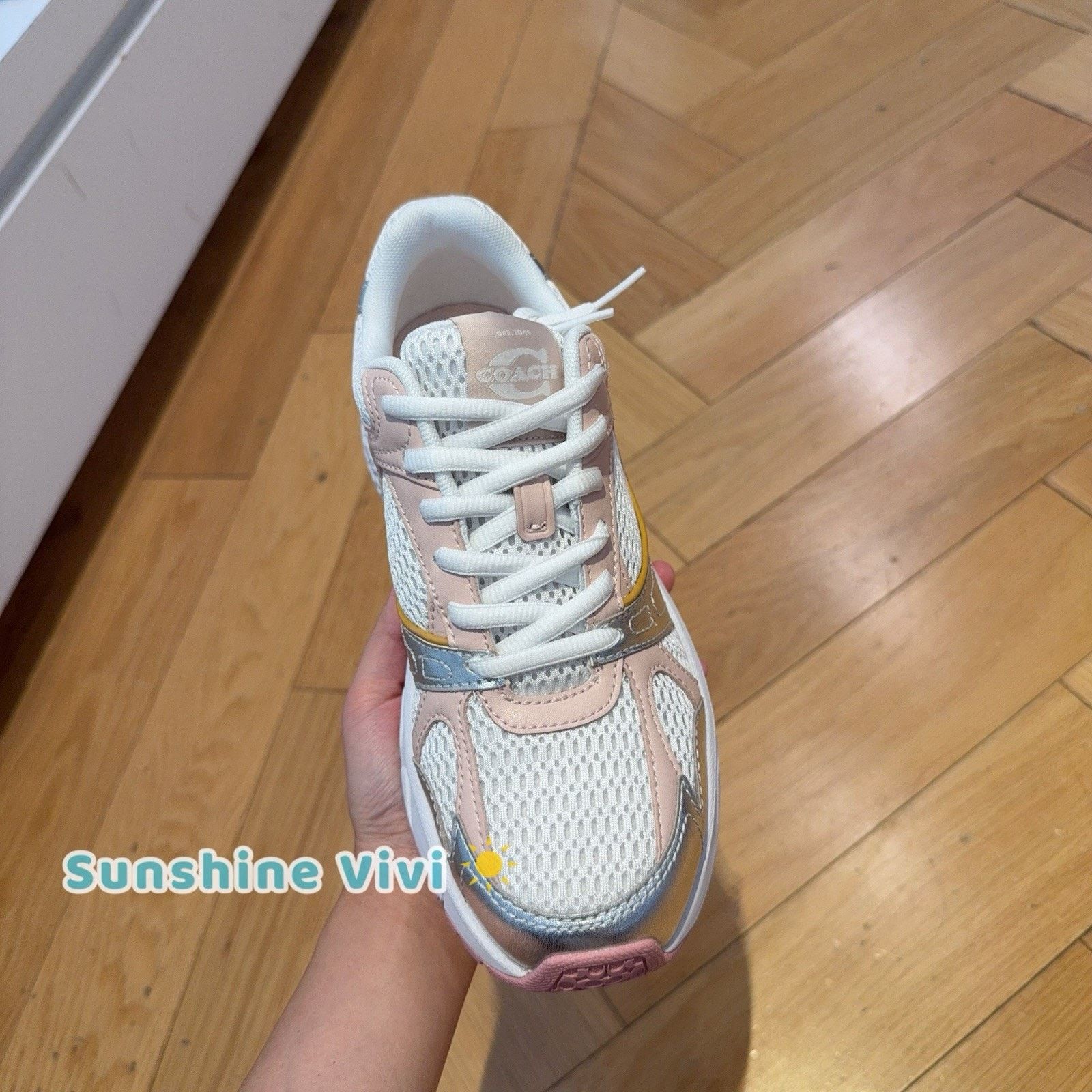 Coach NEW Coach woman's Sport Sneaker Blush CAS53 US 8 Size US 8 / IT 38 - 6 Thumbnail