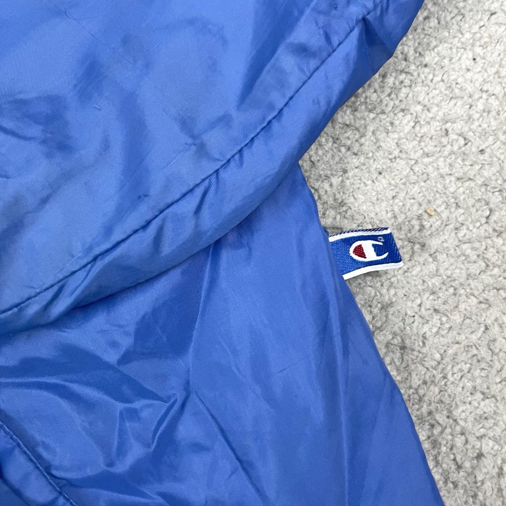 Champion VINTAGE Champion Jacket Men L Blue Windbreaker 90s Sports Casual Distressed Size US L / EU 52-54 / 3 - 4 Thumbnail