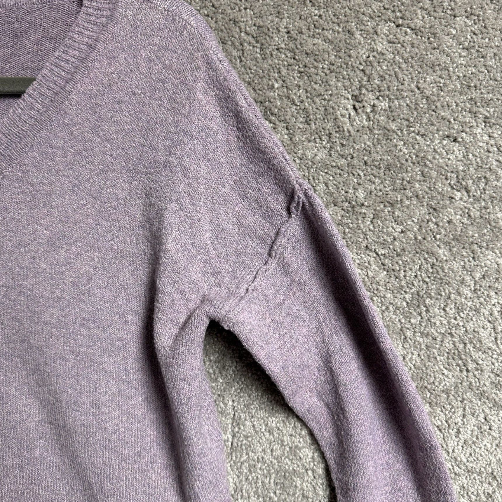 Vintage Pink Rose Sweater Size Small V Neck Casual Soft Minimalist Cozy Hippie Purple Womens Size S / US 4 / IT 40 - 4 Thumbnail