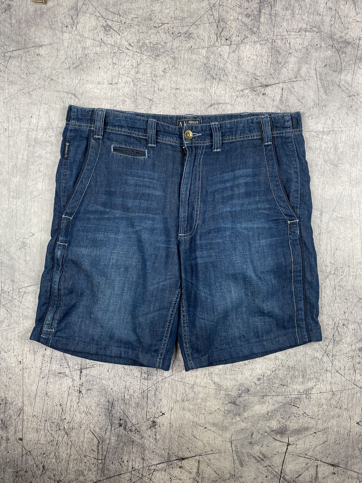 Emporio Armani × Giorgio Armani × Vintage Vintage Armani Jeans Denim Shorts Size US 36 / EU 52 - 2 Thumbnail
