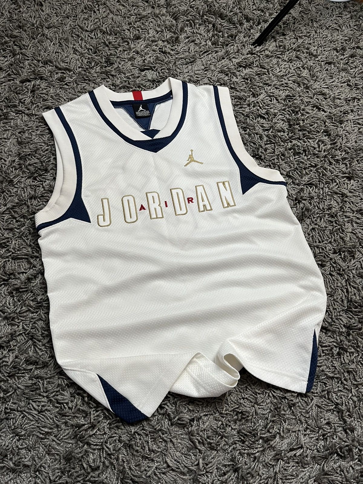 Nike Vintage 00s Jordan Brand Embroidered Mesh Basketball Jersey Size US S / EU 44-46 / 1 - 1 Thumbnail