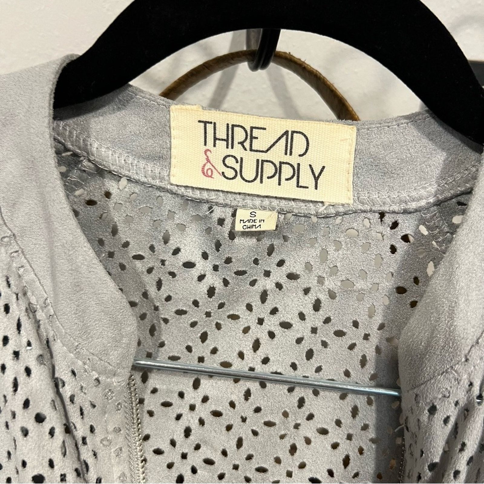 Other Thread & Supply Gray Suede Bomber Jacket Floral Cut Out Size S / US 4 / IT 40 - 2 Thumbnail