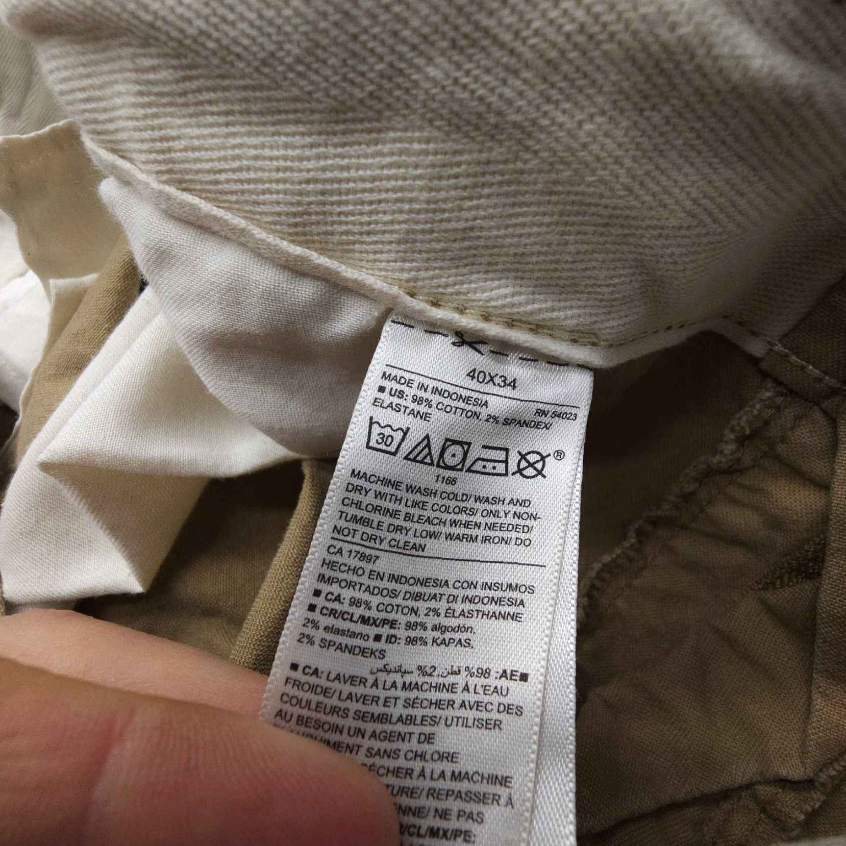 Old Navy Old Navy Cargo Pants Mens 40x34 Tan Cotton Blend Straight 5-Pocket Design 34 Inseam Regular Tailored for Casual Workwear Vintage No N/A Size US 40 / EU 56 - 7 Thumbnail