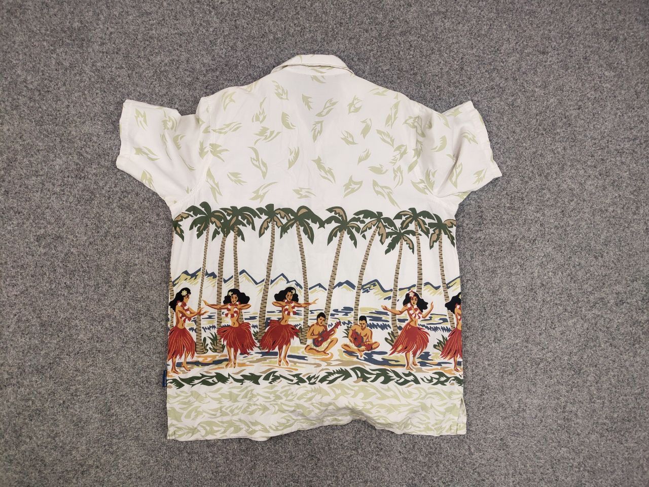 Quiksilver Vintage Quiksilver hawaiian Art Light Cotton Blend Shirt Size US M / EU 48-50 / 2 - 12 Thumbnail