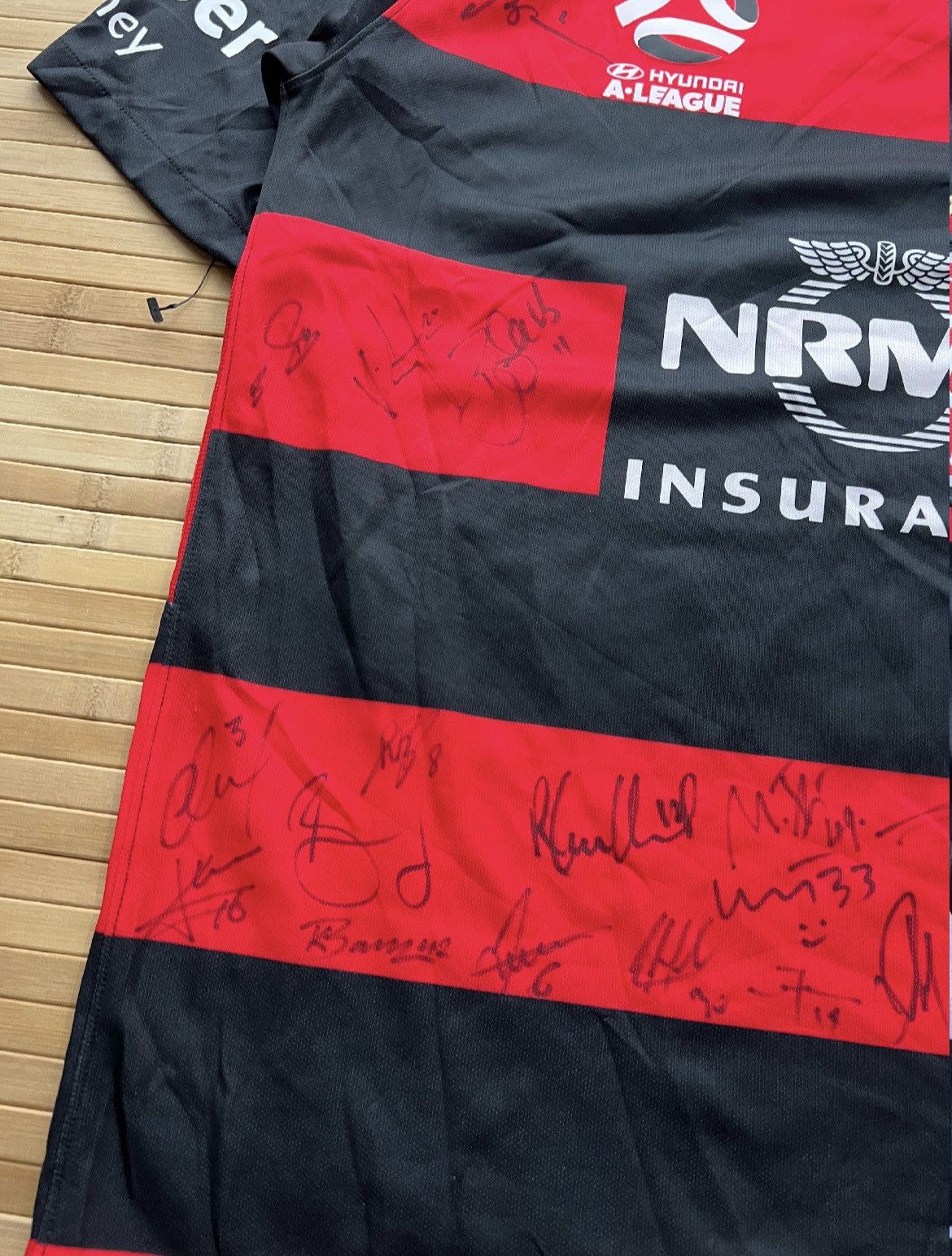 Nike Western Sydney Wanderers Signed Jersey Size US XL / EU 56 / 4 - 4 Thumbnail