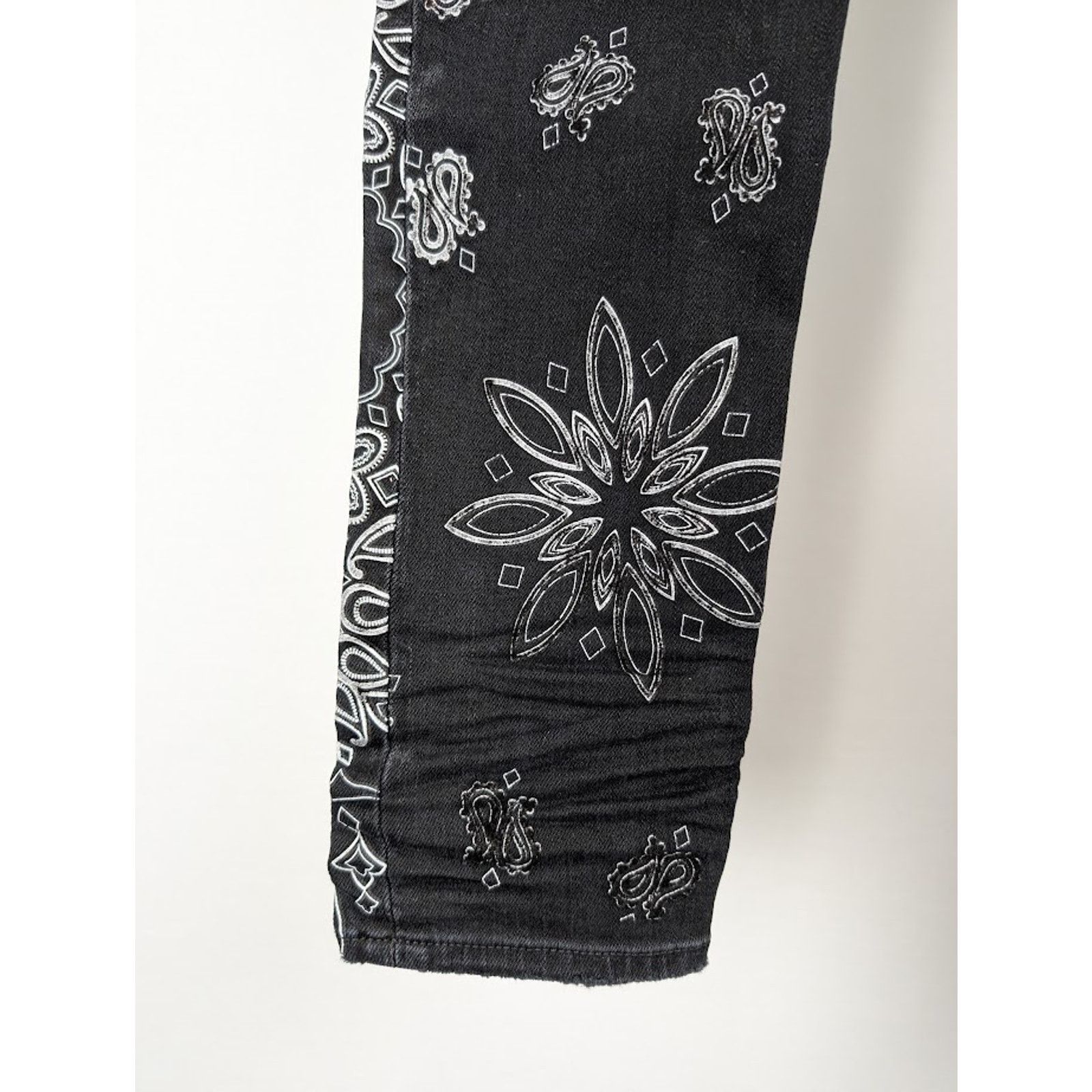 Amiri o1rshd1 Flocked Bandana Jeans in Aged Black Size US 36 / EU 52 - 15 Thumbnail