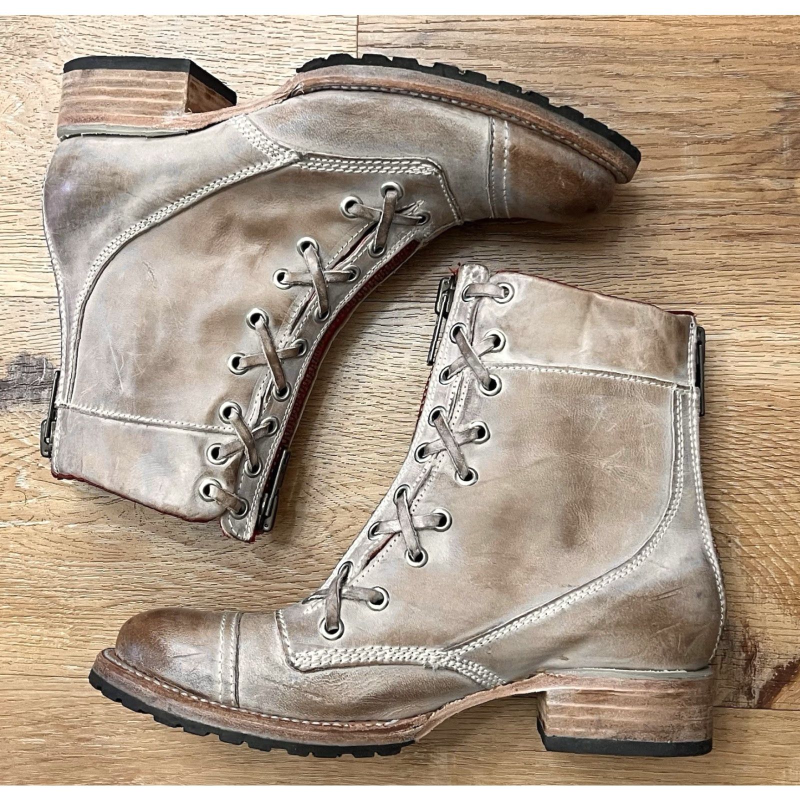 FREEBIRD VINTAGE Freebird By Steven Boots Women 7 Tan Lace Combat EUC Liverpool Leather Ankle Block Heel 50s Theme Size US 7 / IT 37 - 5 Thumbnail