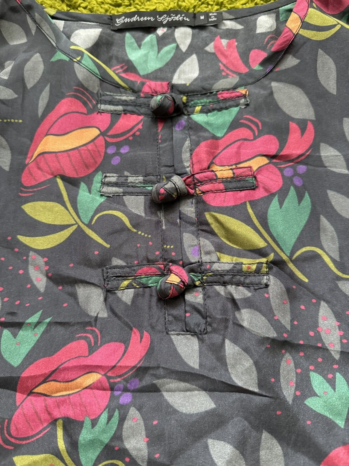 Designer Gudrun Sjoden 100% silk avant garde floral pattern blouse Size M / US 6-8 / IT 42-44 - 3 Thumbnail