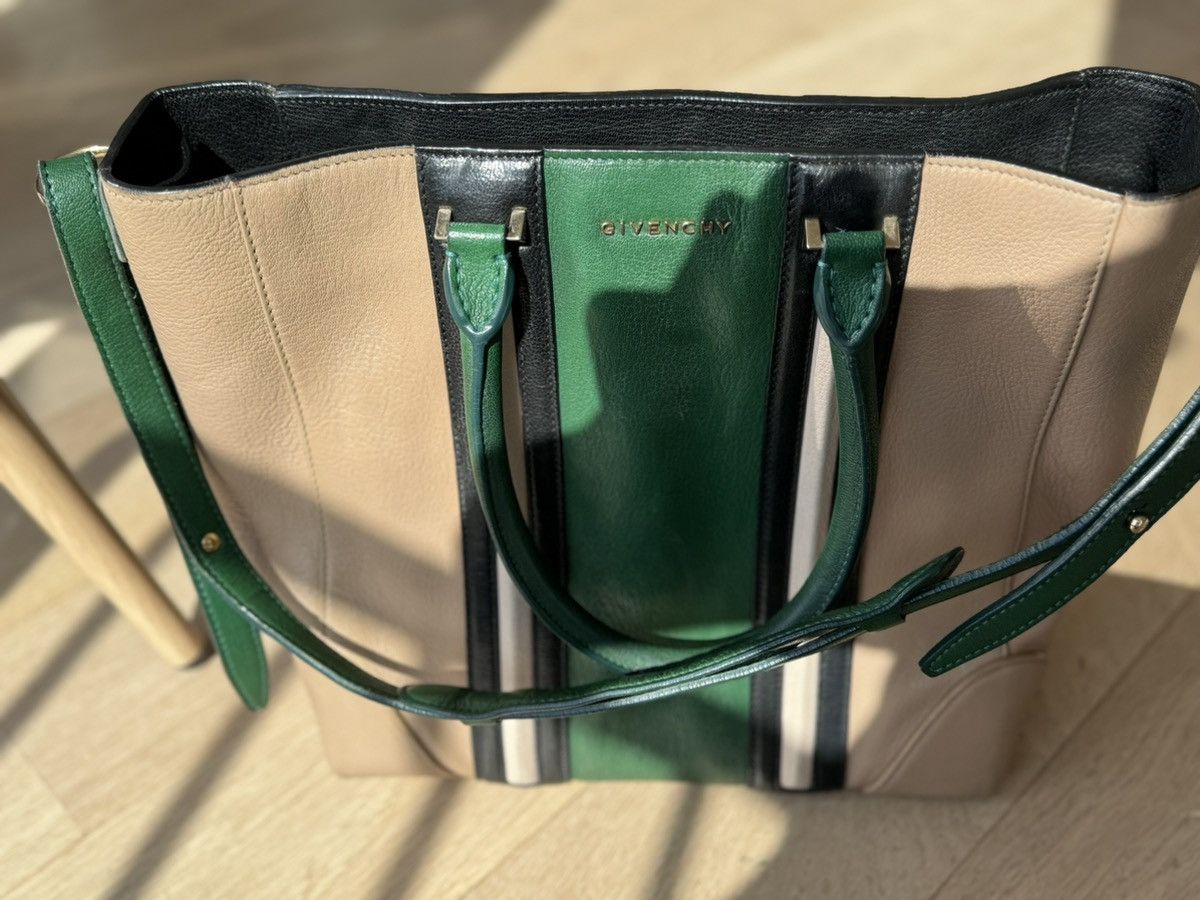 Givenchy Stunning Givenchy shoulder bag like new Size ONE SIZE - 11 Thumbnail