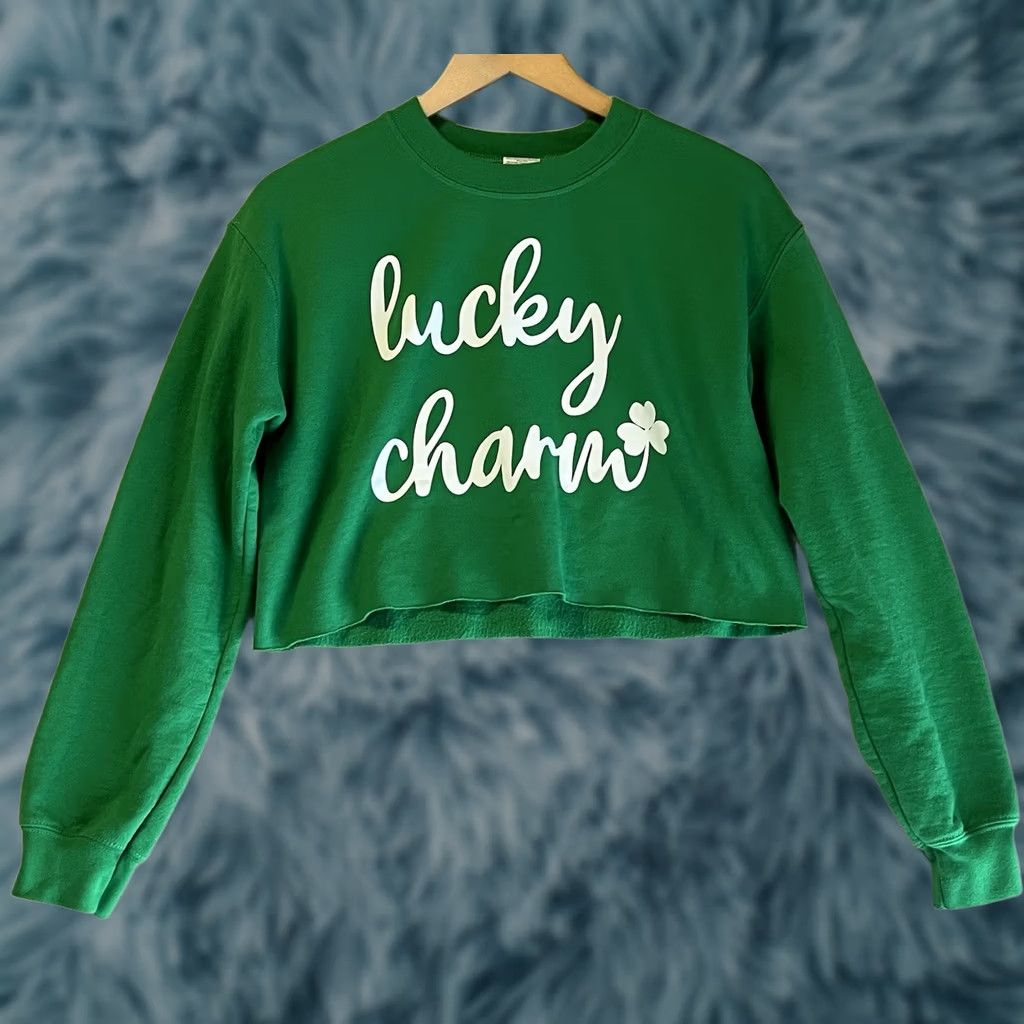 Gildan Gildan Sweatshirt Women Cropped Green S Small Graphic Lucky Charm Shirt Womens Size S / US 4 / IT 40 - 1 Thumbnail