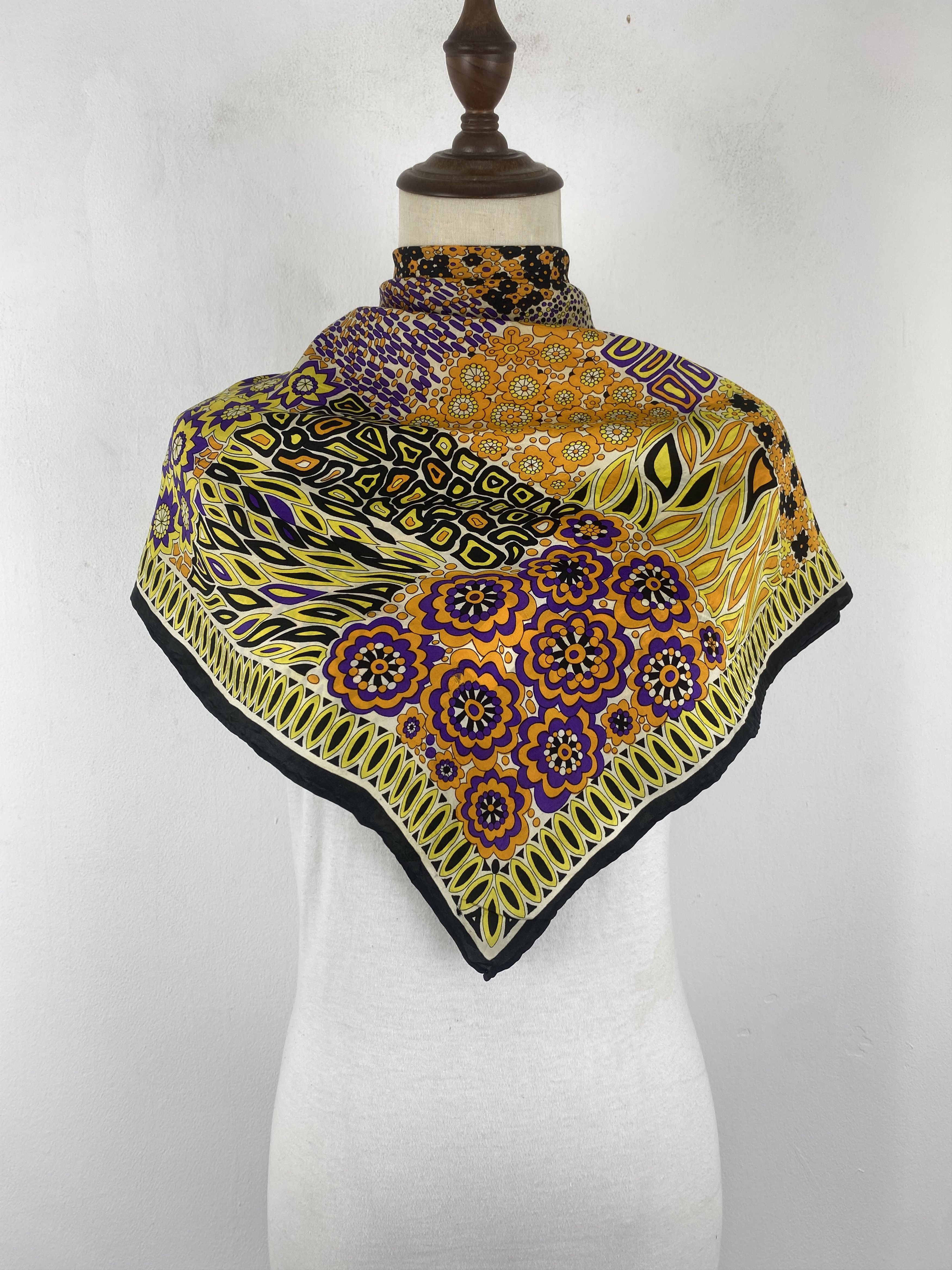 Disegno Como Silk Scarf / Muffler / Silk Shawl - SN0063
