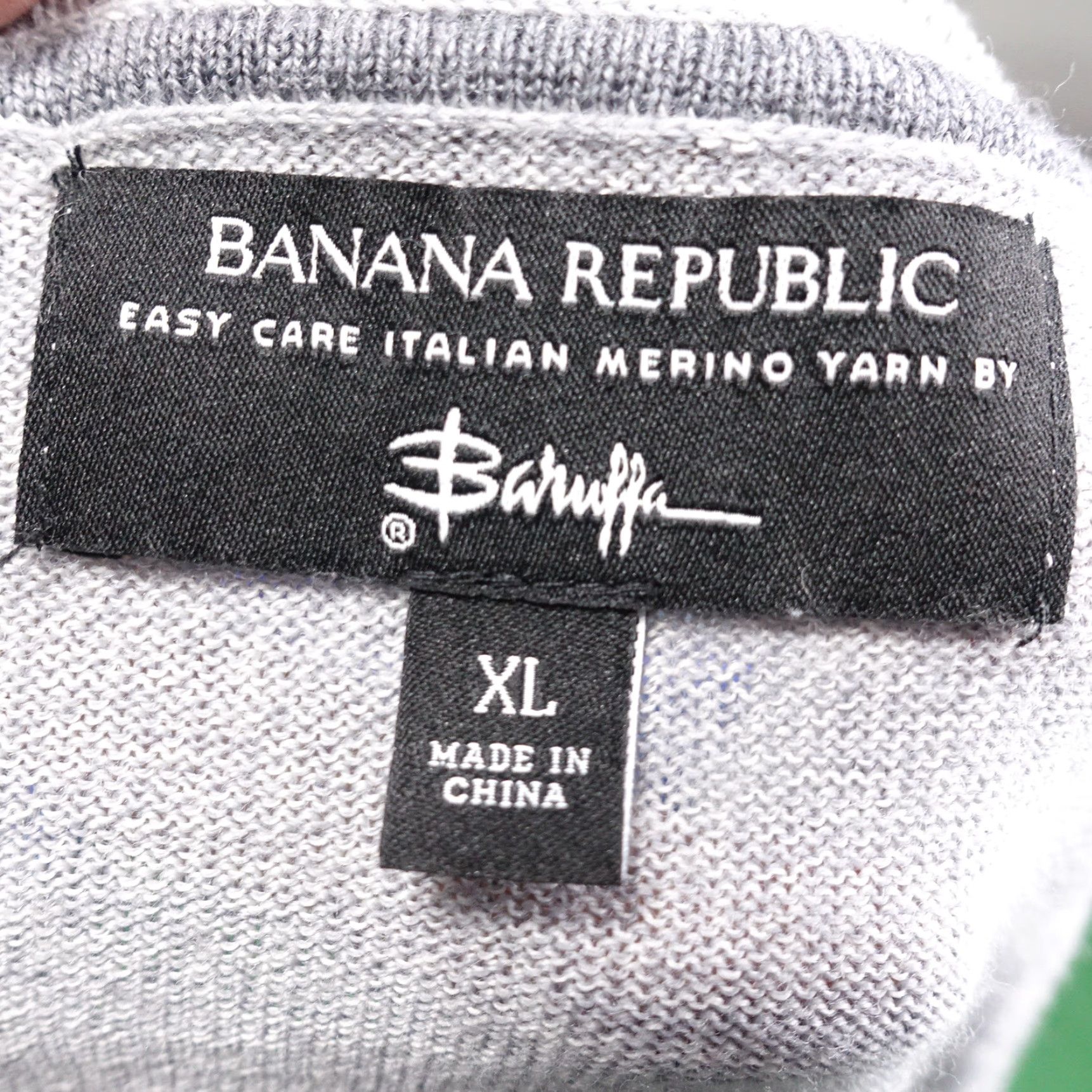 Banana Republic Vintage Banana Republic Wool Sweater V-Neck Pullover Adult XL Gray Classic Buttonless Casual Size US XL / EU 56 / 4 - 6 Thumbnail
