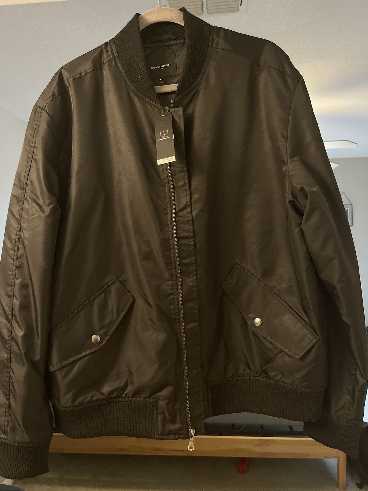 Banana Republic BR Nylon Bomber Size US XL / EU 56 / 4 - 1 Thumbnail