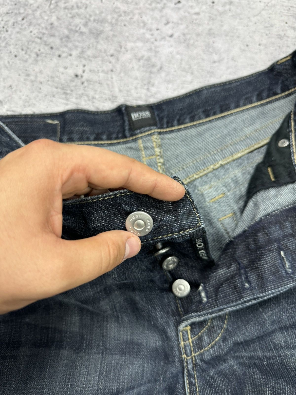 Hugo Boss × Vintage Vintage Y2K Style Hugo Boss Button Pockets Archive Jeans Size US 33 - 13 Thumbnail