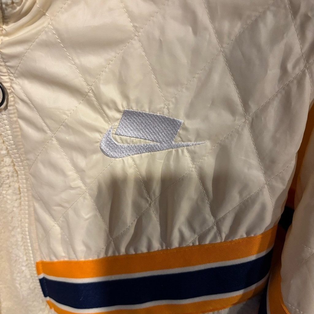 Nike Women’s Nike Cream Quilted Jacket with Stripes Size S / US 4 / IT 40 - 4 Thumbnail
