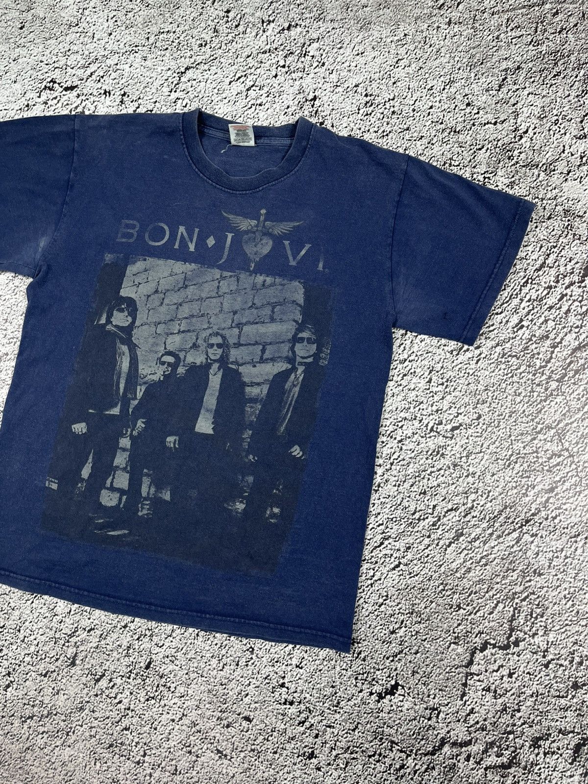 Band Tees Vintage 00s Bon Jovi 2011 big logo tour t shirt streetwear M Size US M / EU 48-50 / 2 - 3 Thumbnail