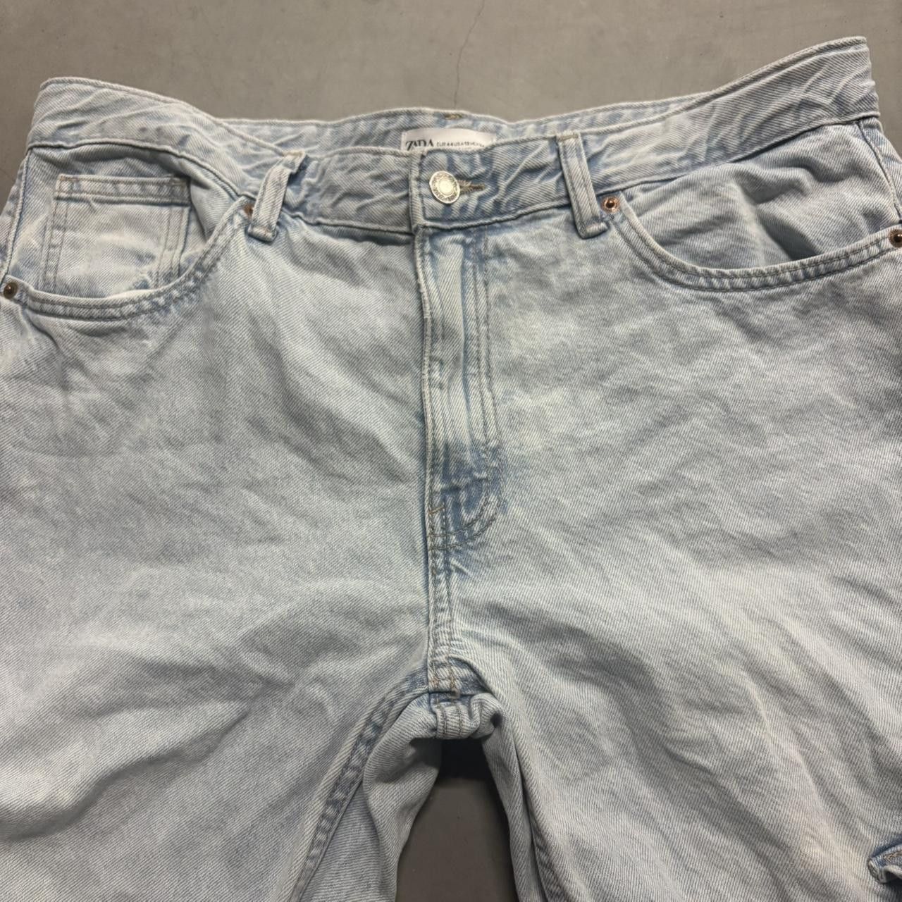 Vintage Crazy Vintage Y2K/2000s Super Baggy Skater Style Streetwear Light Wash Denim Jeans! Size US 35 - 3 Thumbnail