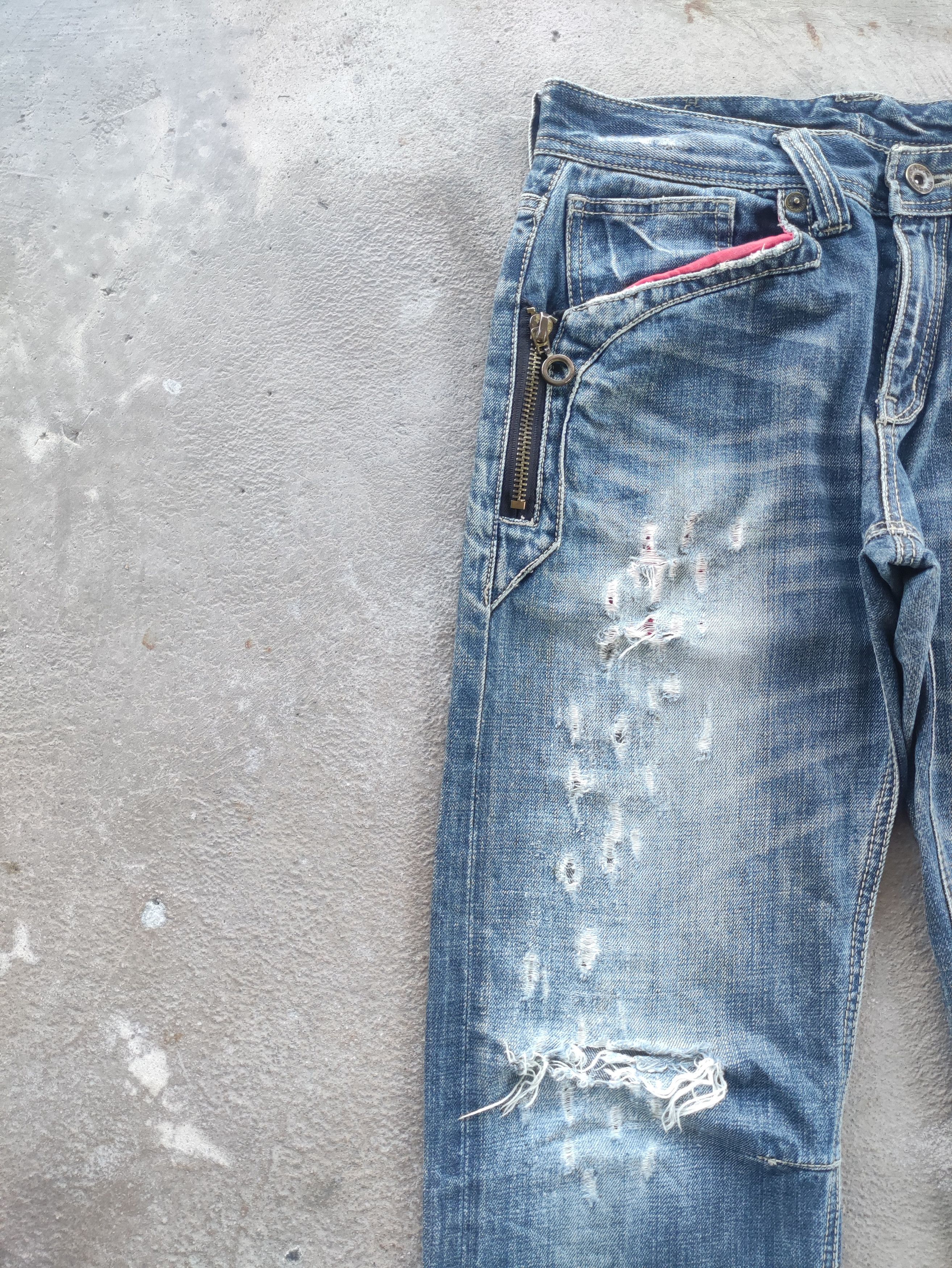 Japanese Brand Vintage Japanese Jean Distressed Faded Denim Size US 33 - 5 Thumbnail