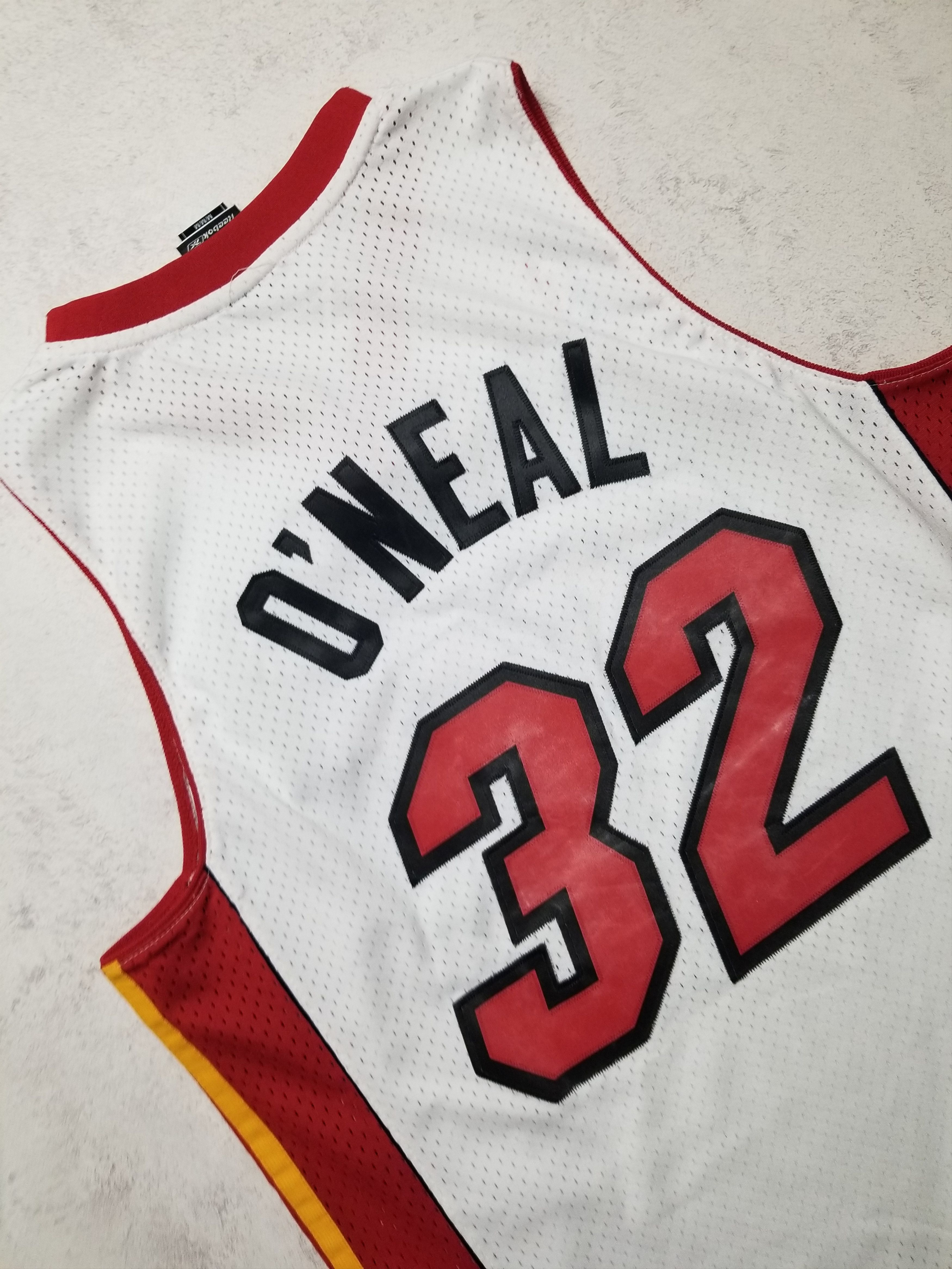 Reebok Vtg Miami Heat Shaquille O'Neal #32 Basketball NBA Jersey Size US M / EU 48-50 / 2 - 3 Thumbnail